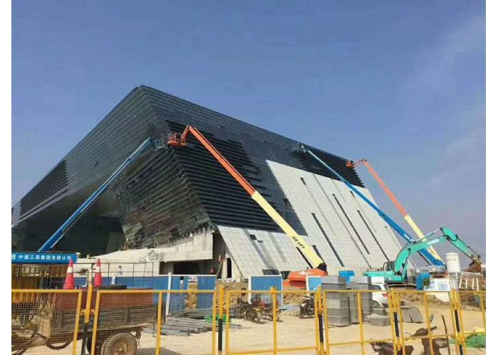 自行走高空作业平台